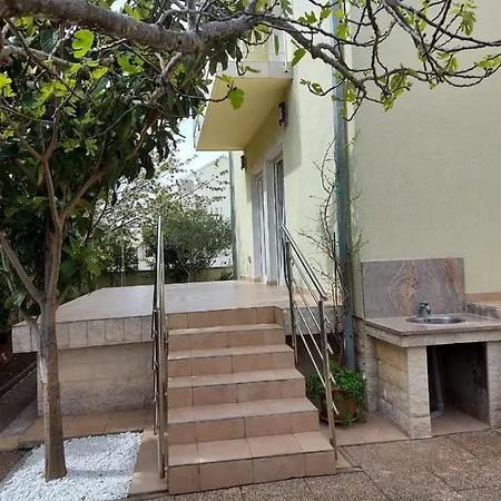 Apartment Neda Vodice