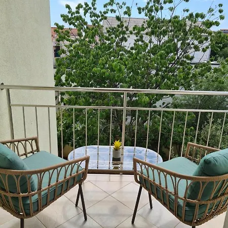 Neda Apartment *
