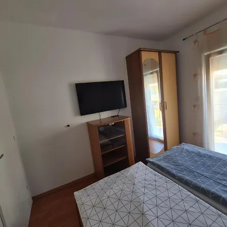 Neda Apartment