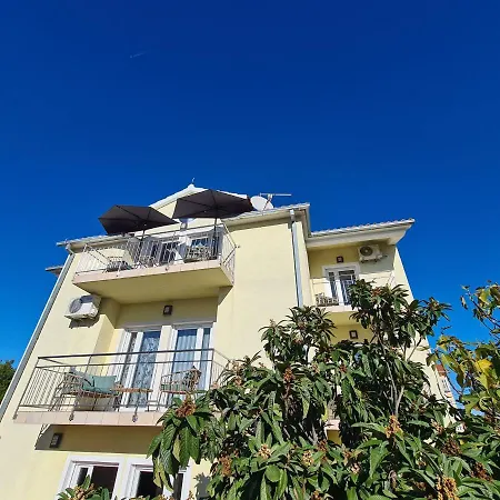 Neda Apartment